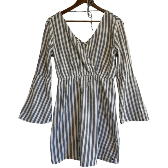 Roxy Blind Dreams Faux Wrap Striped Bell Sleeve Dress Size Small Woman’s/Juniors - Picture 3 of 16